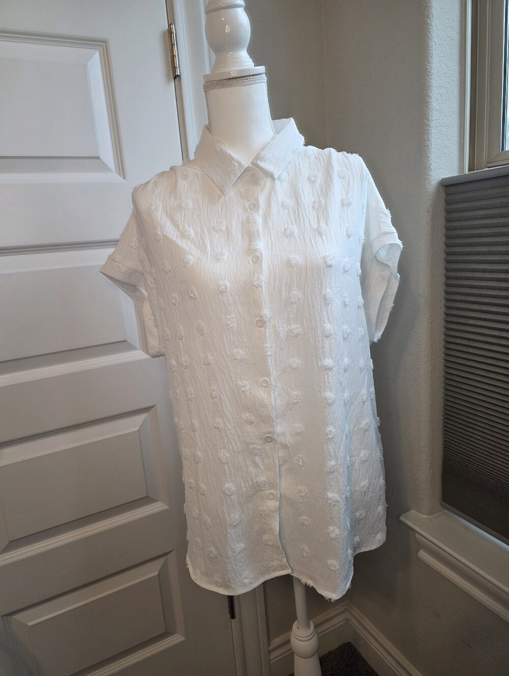 Bothenial White Textured Dot Button-Down Blouse XL
